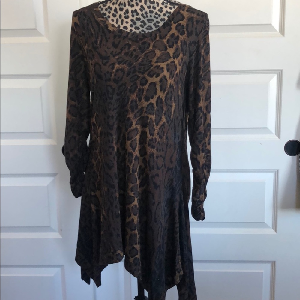 Adorable animal print tunic!